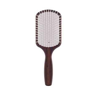 BRUSH WOODEN HANDLE, COVERED with ANTISTATINIU RUBBER FINISH (brown mahogany color) 1vnt. ID: 3592